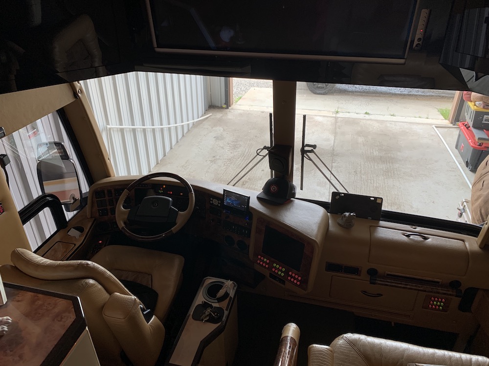 2005 Prevost Featherlite  H3-45 For Sale