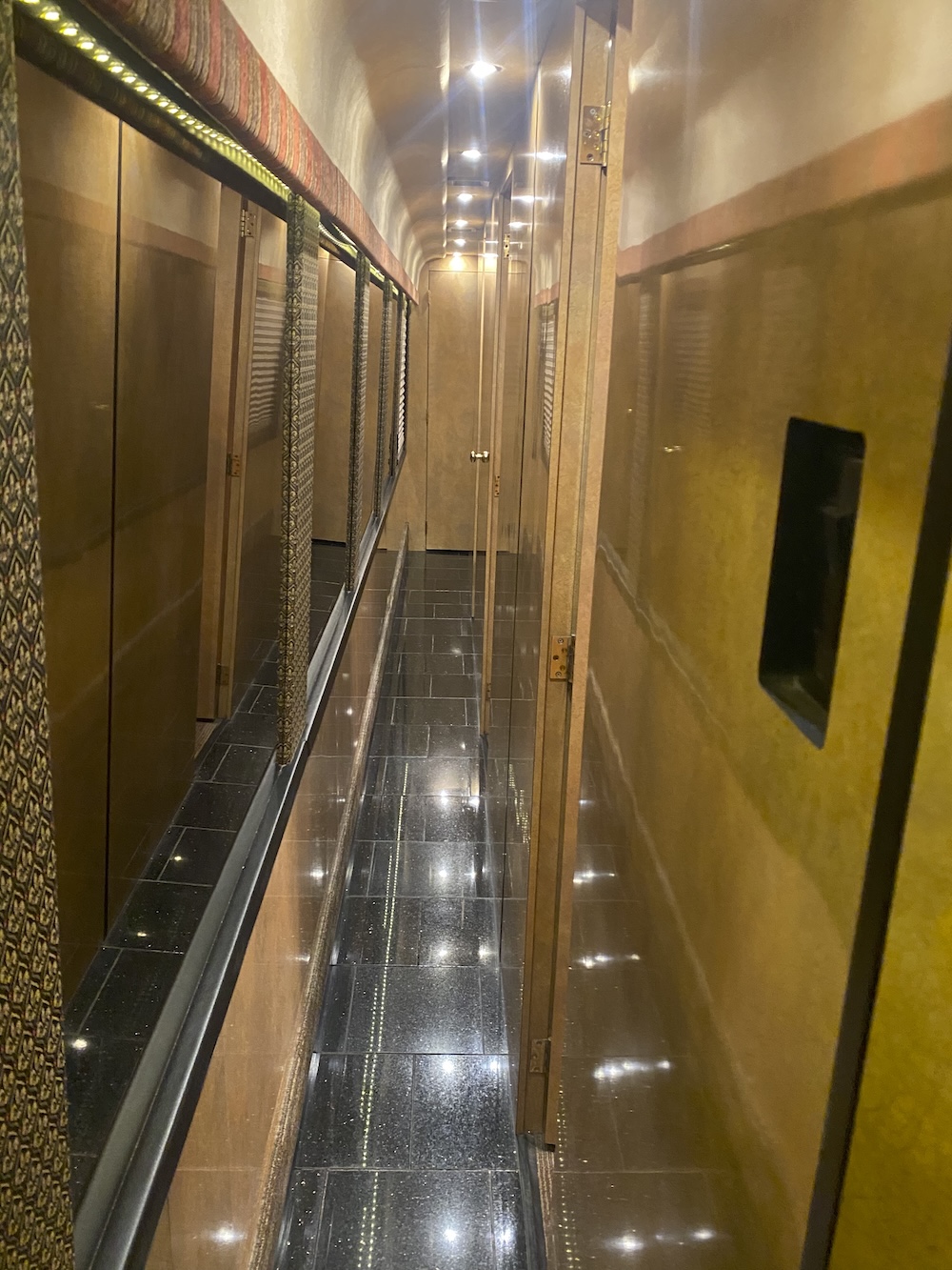 2005 Prevost  H3-45 For Sale