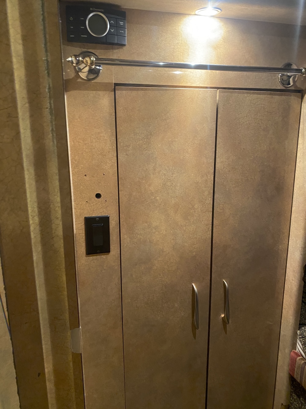 2005 Prevost  H3-45 For Sale