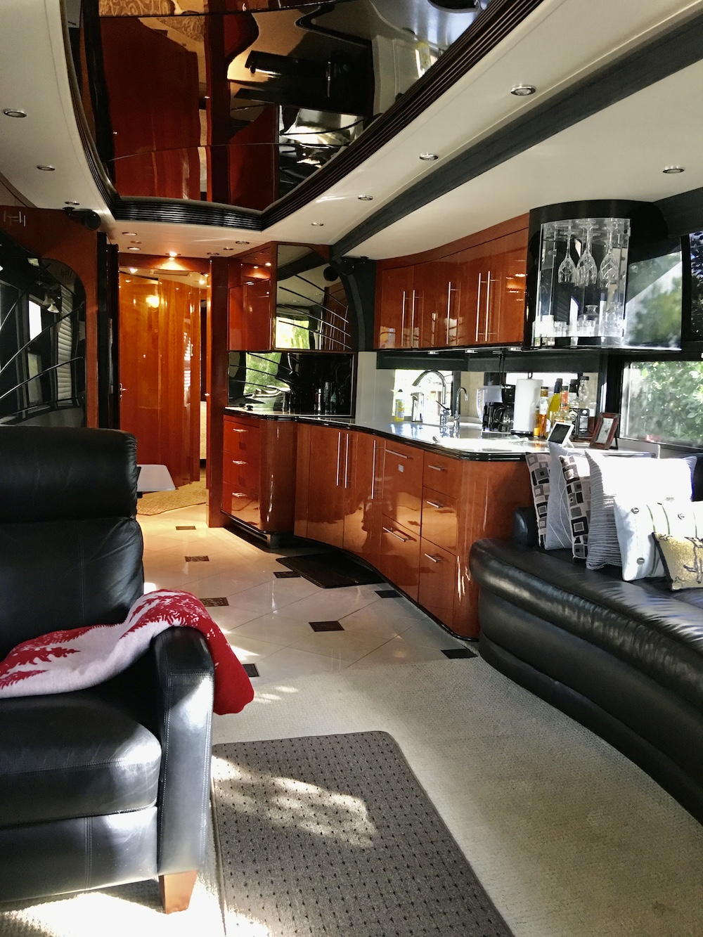 2005 Prevost Legendary XLII For Sale