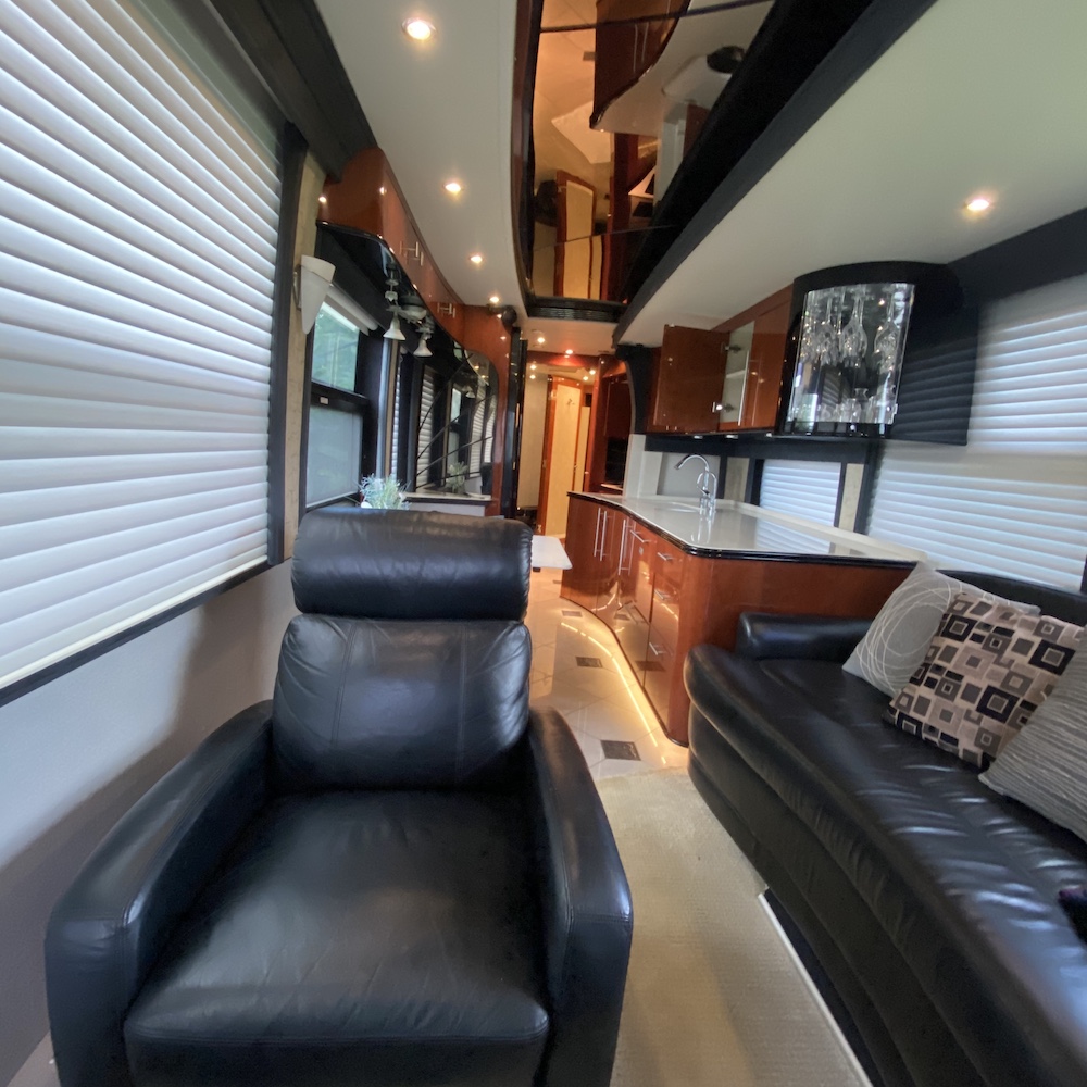 2005 Prevost Legendary XLII For Sale