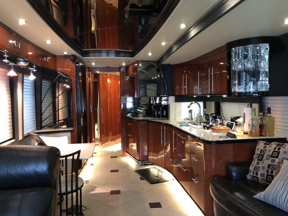 2005 Prevost Legendary XLII For Sale