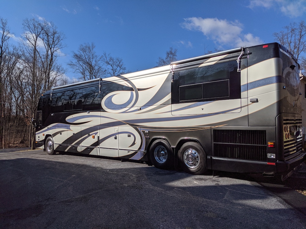2005 Prevost Liberty H3-45 For Sale
