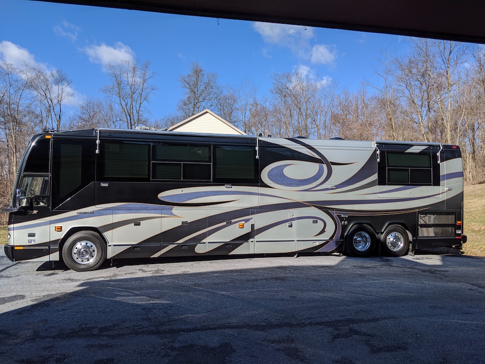 2005 Prevost Liberty H3-45 For Sale
