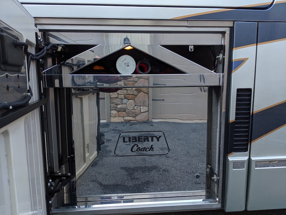 2005 Prevost Liberty H3-45 For Sale
