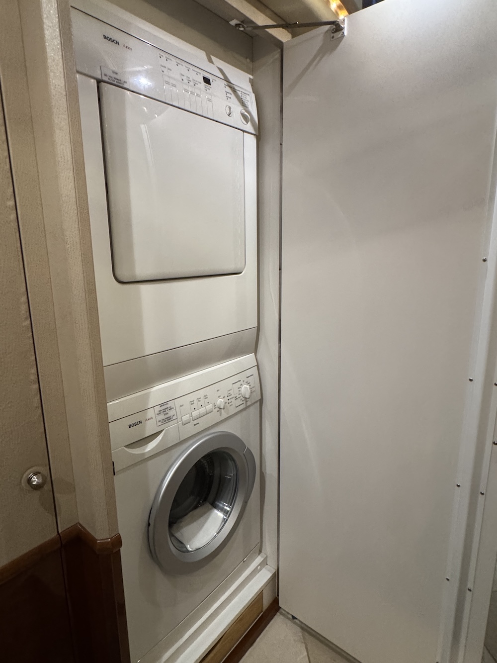2005 Prevost Liberty H3-45 For Sale