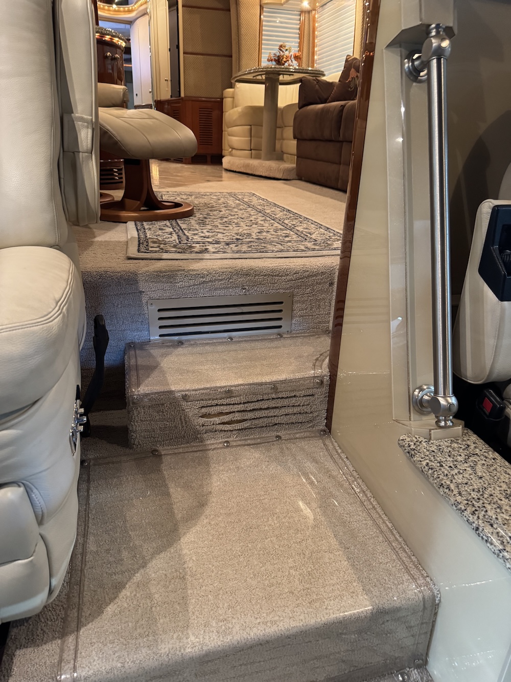 2005 Prevost Liberty H3-45 For Sale