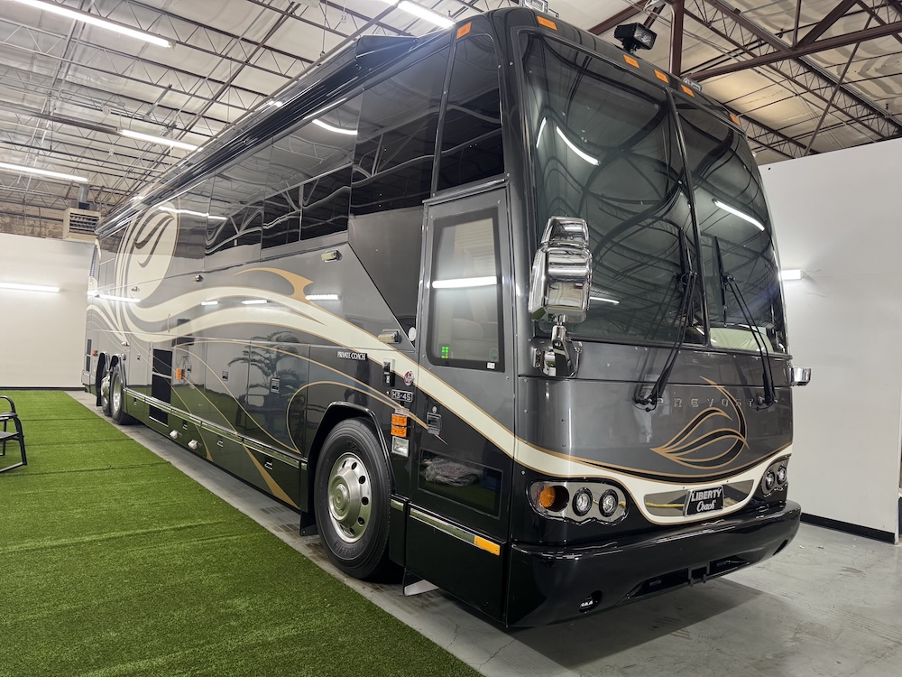 2005 Prevost Liberty H3-45 For Sale