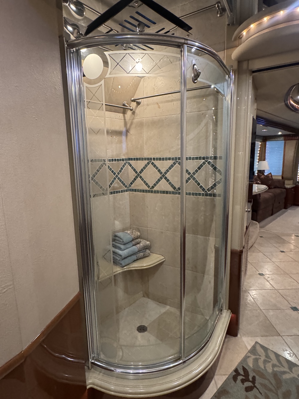 2005 Prevost Liberty H3-45 For Sale
