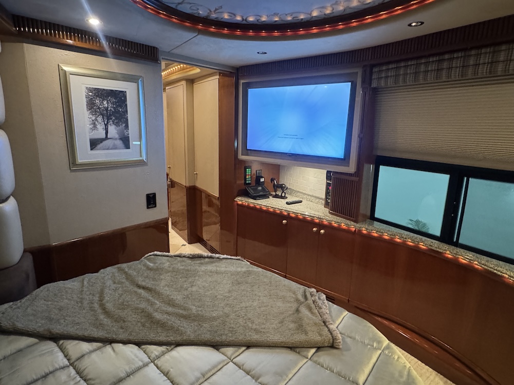 2005 Prevost Liberty H3-45 For Sale