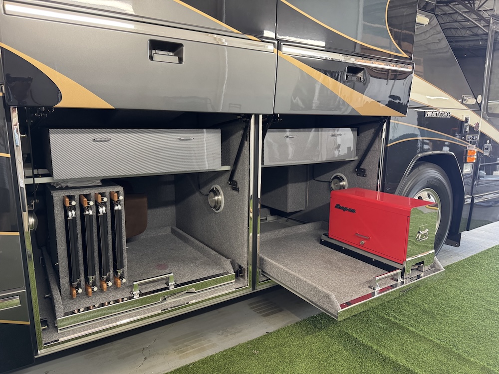 2005 Prevost Liberty H3-45 For Sale