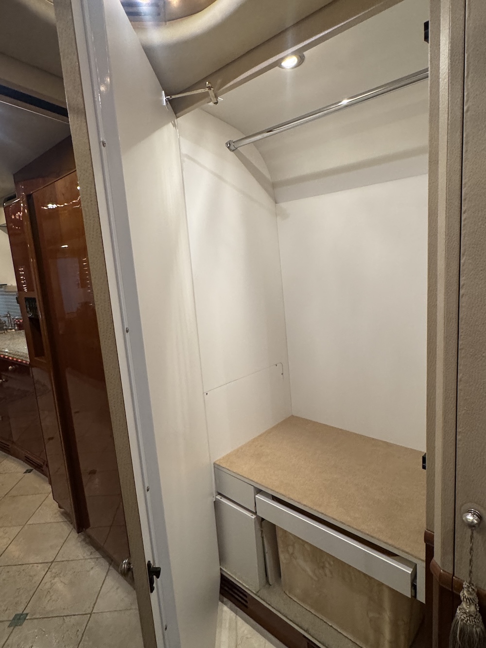 2005 Prevost Liberty H3-45 For Sale
