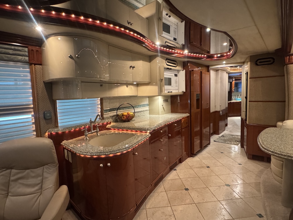 2005 Prevost Liberty H3-45 For Sale