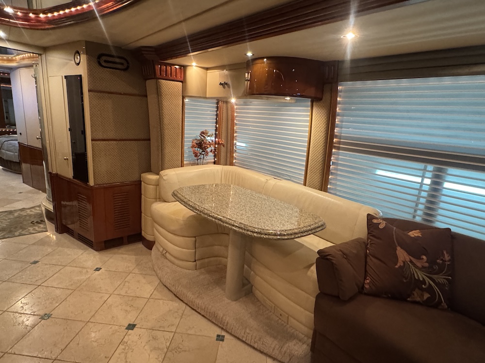 2005 Prevost Liberty H3-45 For Sale