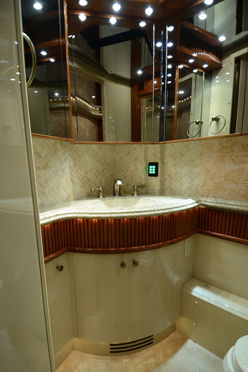 2005 Prevost Liberty H3-45 For Sale