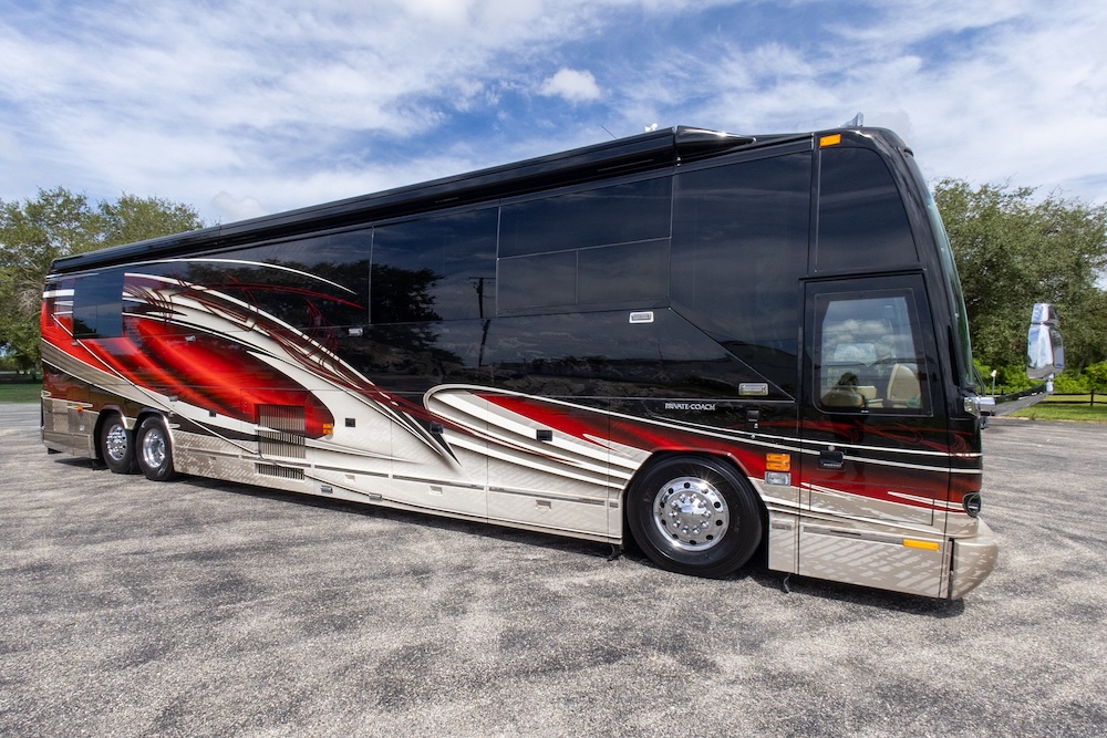 2005 Prevost Liberty H3-45 For Sale