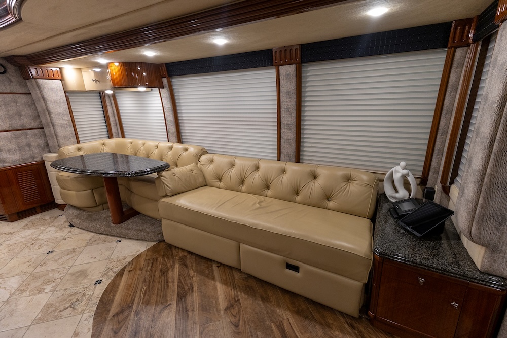 2005 Prevost Liberty H3-45 For Sale