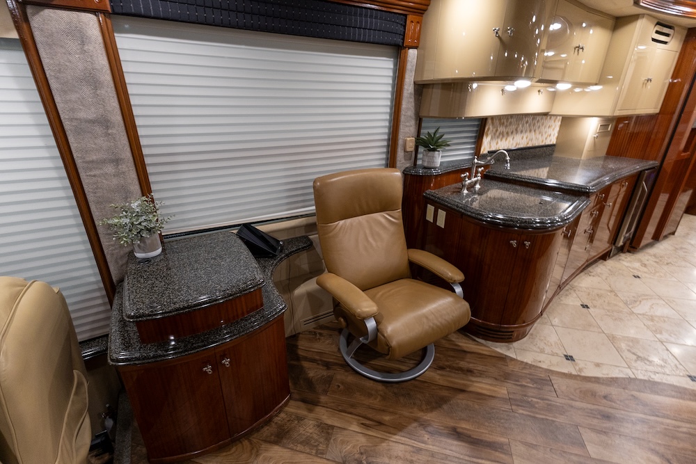 2005 Prevost Liberty H3-45 For Sale
