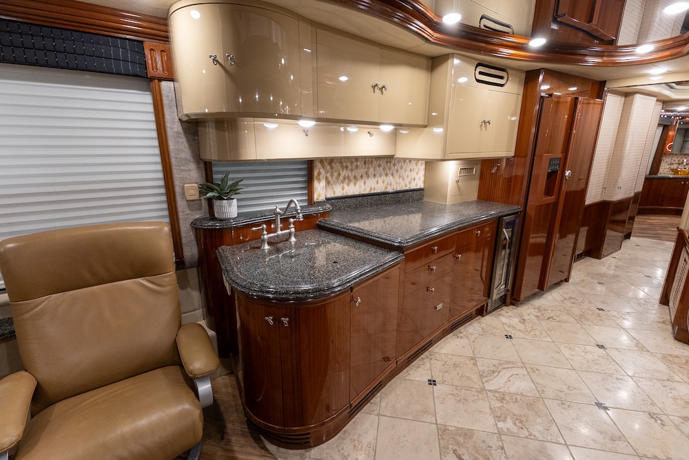 2005 Prevost Liberty H3-45 For Sale