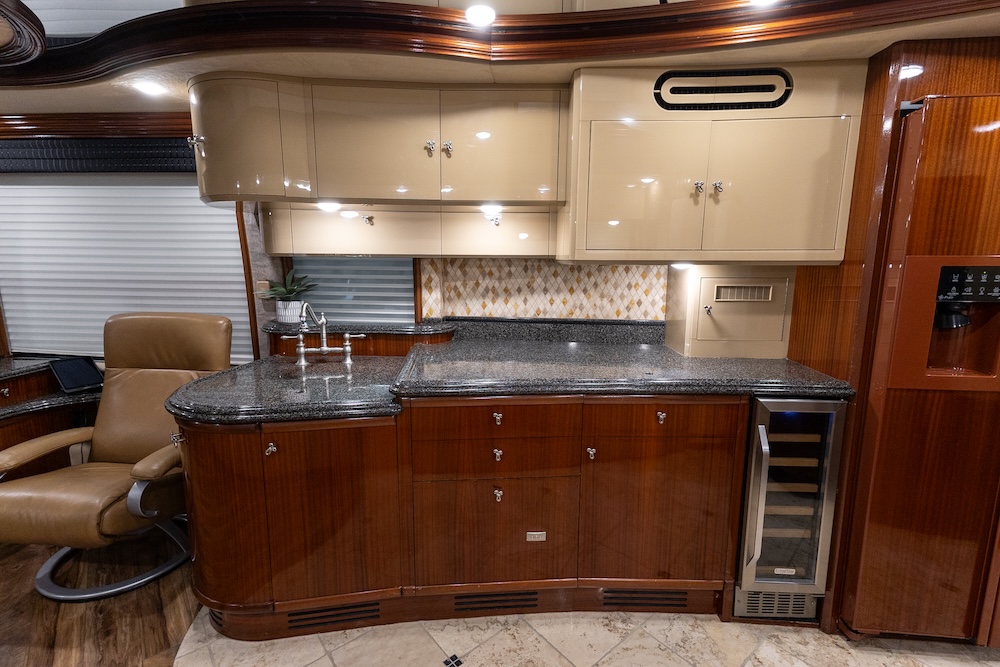 2005 Prevost Liberty H3-45 For Sale