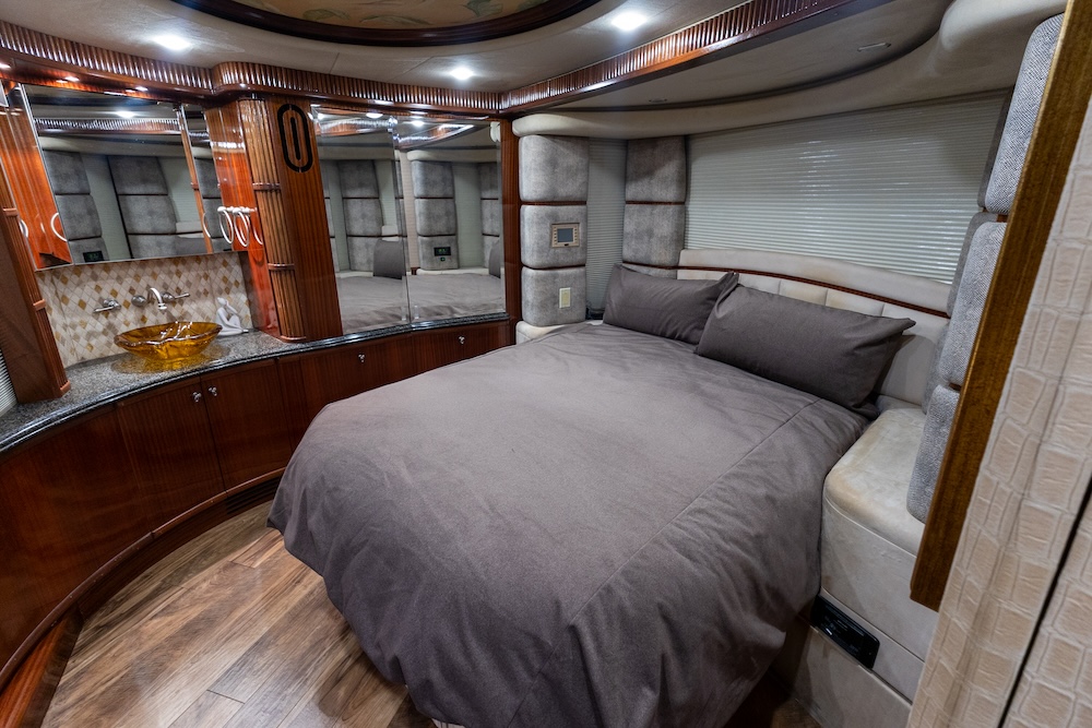 2005 Prevost Liberty H3-45 For Sale