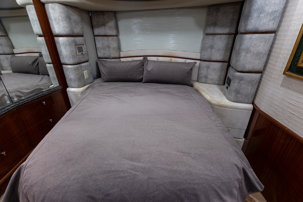 2005 Prevost Liberty H3-45 For Sale
