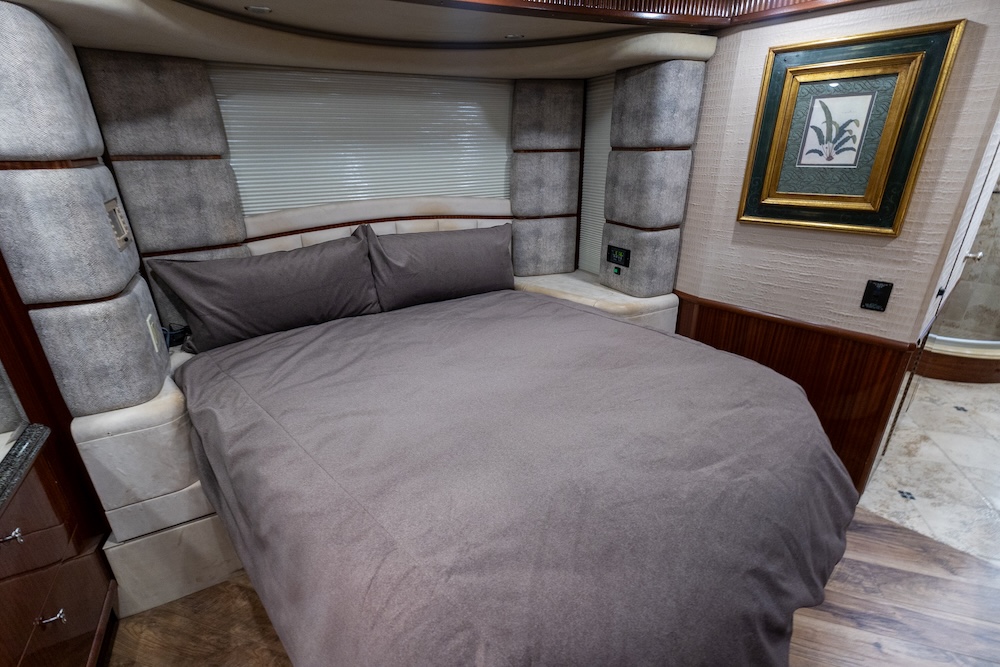 2005 Prevost Liberty H3-45 For Sale