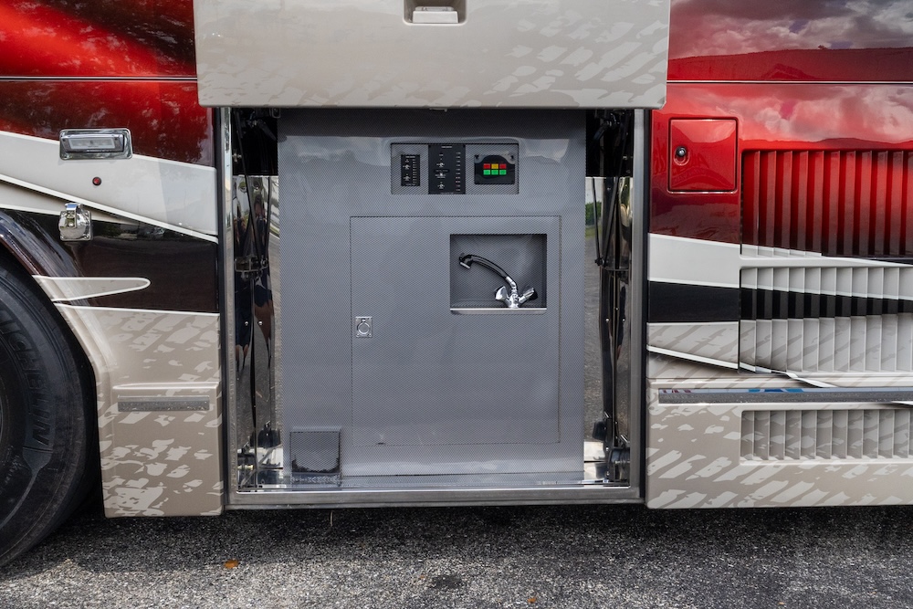2005 Prevost Liberty H3-45 For Sale