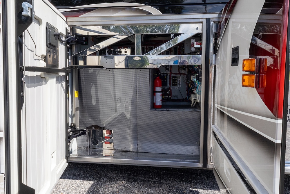 2005 Prevost Liberty H3-45 For Sale
