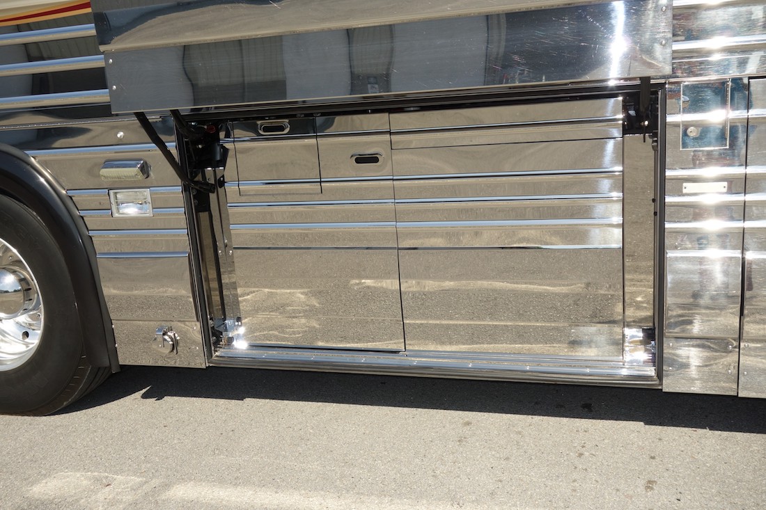 2005 Prevost Liberty XLII For Sale
