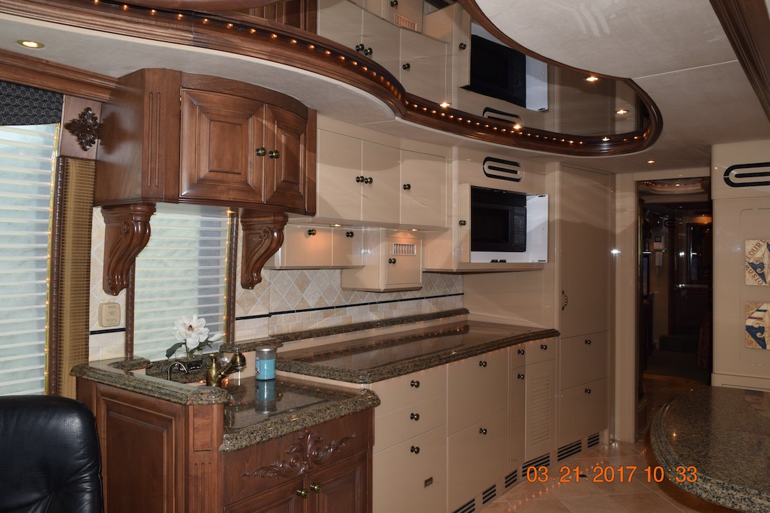 2005 Prevost Liberty XLII For Sale