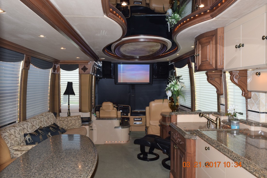 2005 Prevost Liberty XLII For Sale