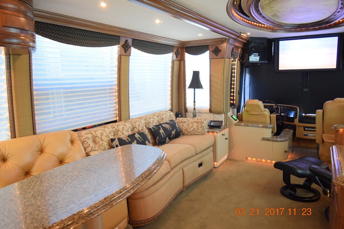 2005 Prevost Liberty XLII For Sale