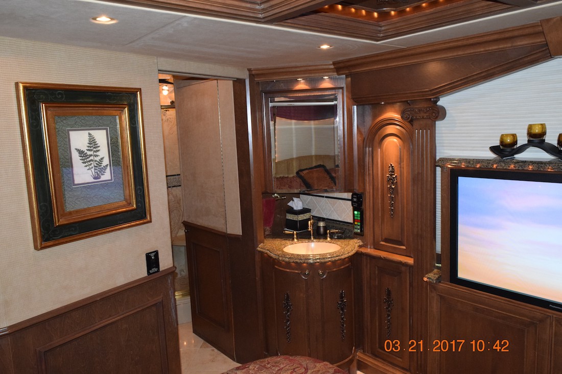 2005 Prevost Liberty XLII For Sale
