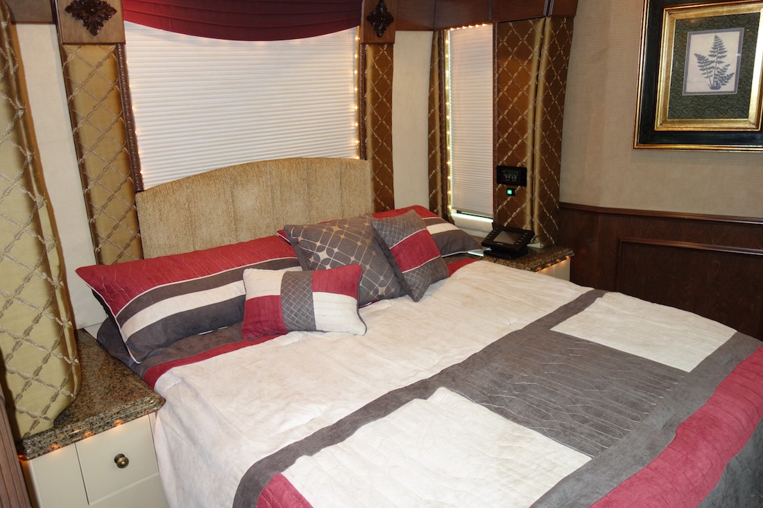 2005 Prevost Liberty XLII For Sale