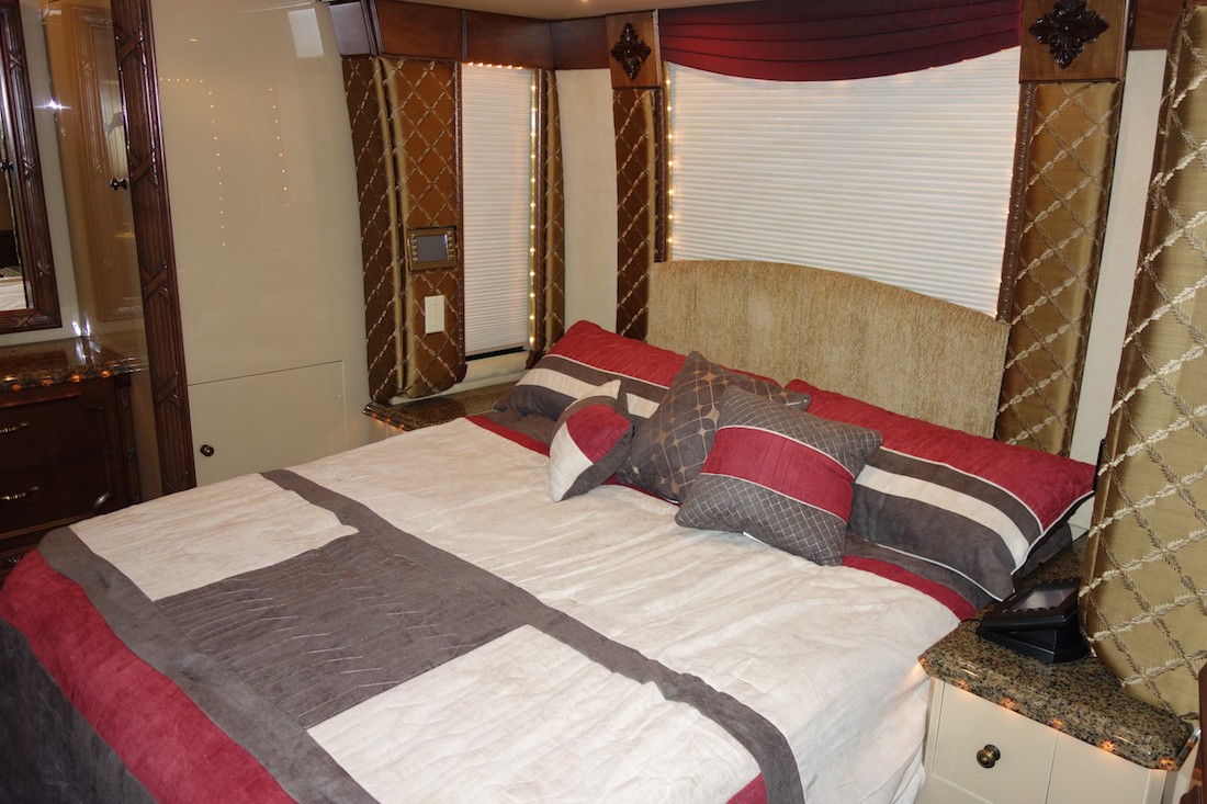 2005 Prevost Liberty XLII For Sale