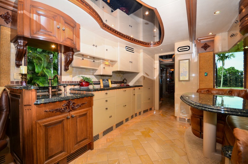 2005 Prevost Liberty XLII For Sale