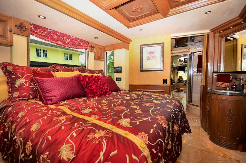 2005 Prevost Liberty XLII For Sale
