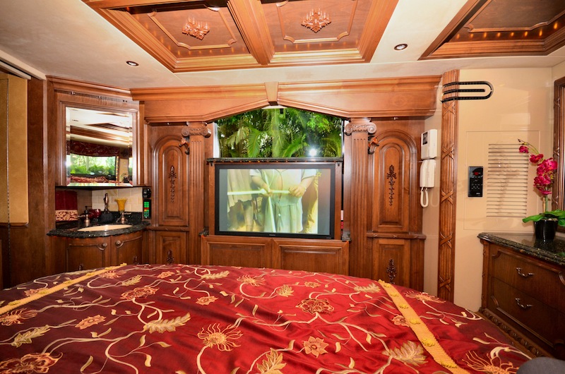2005 Prevost Liberty XLII For Sale