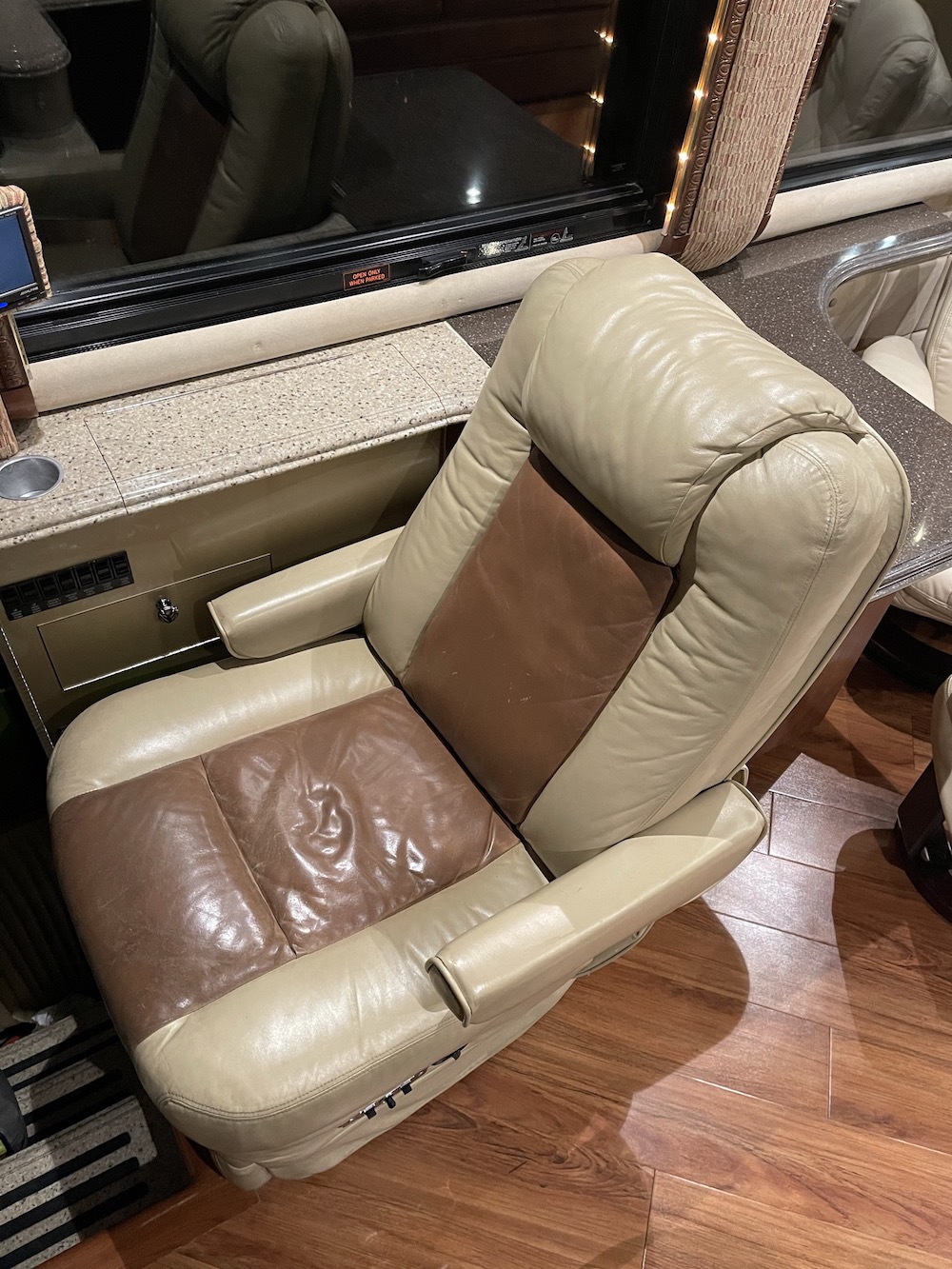 2005 Prevost Liberty XLII For Sale
