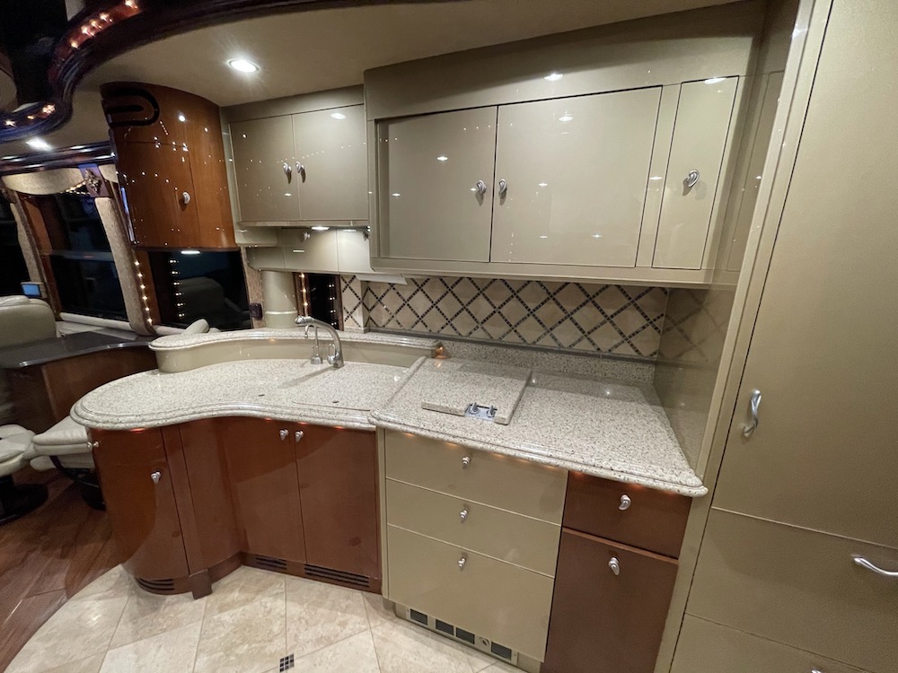 2005 Prevost Liberty XLII For Sale