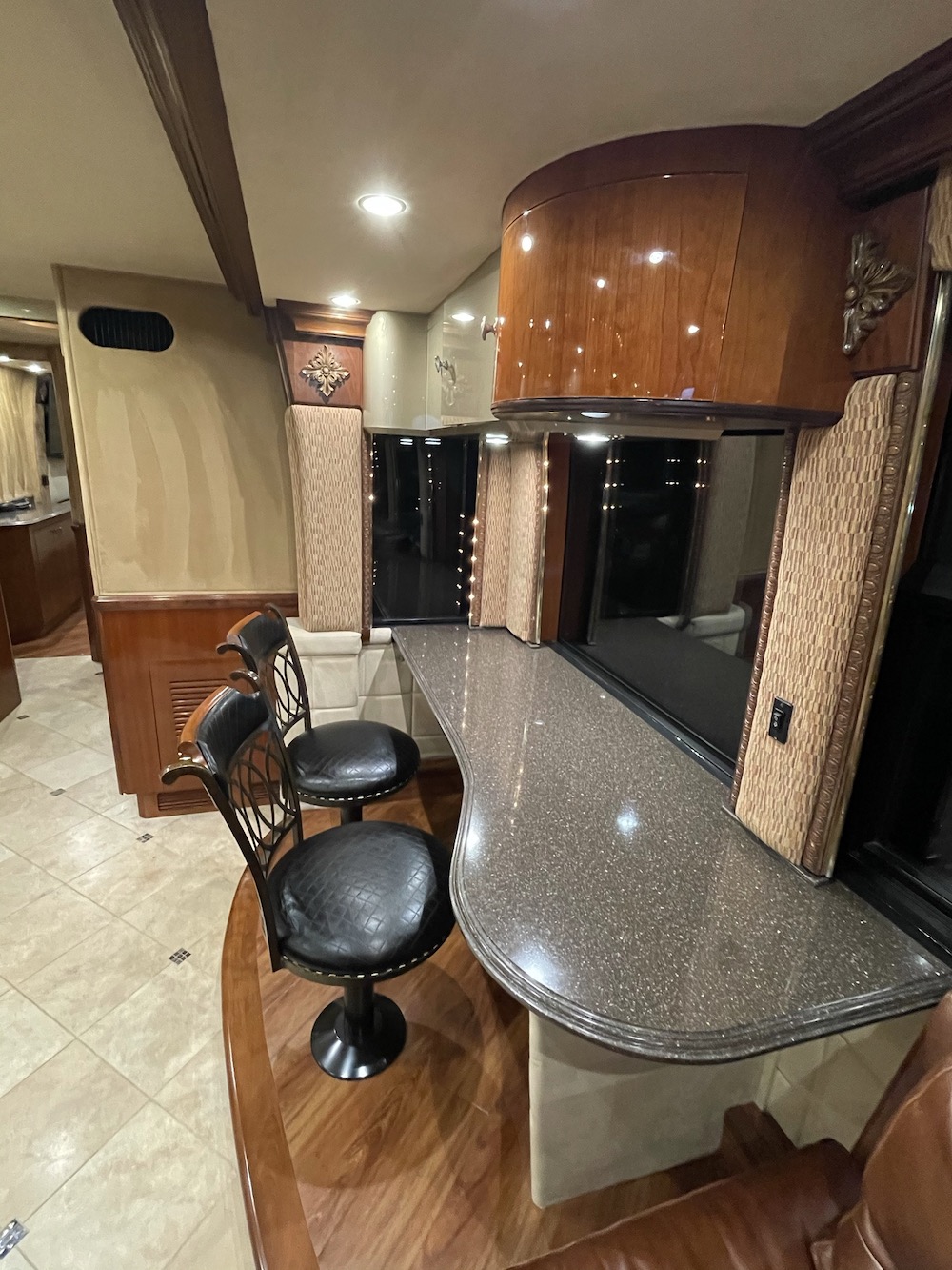 2005 Prevost Liberty XLII For Sale