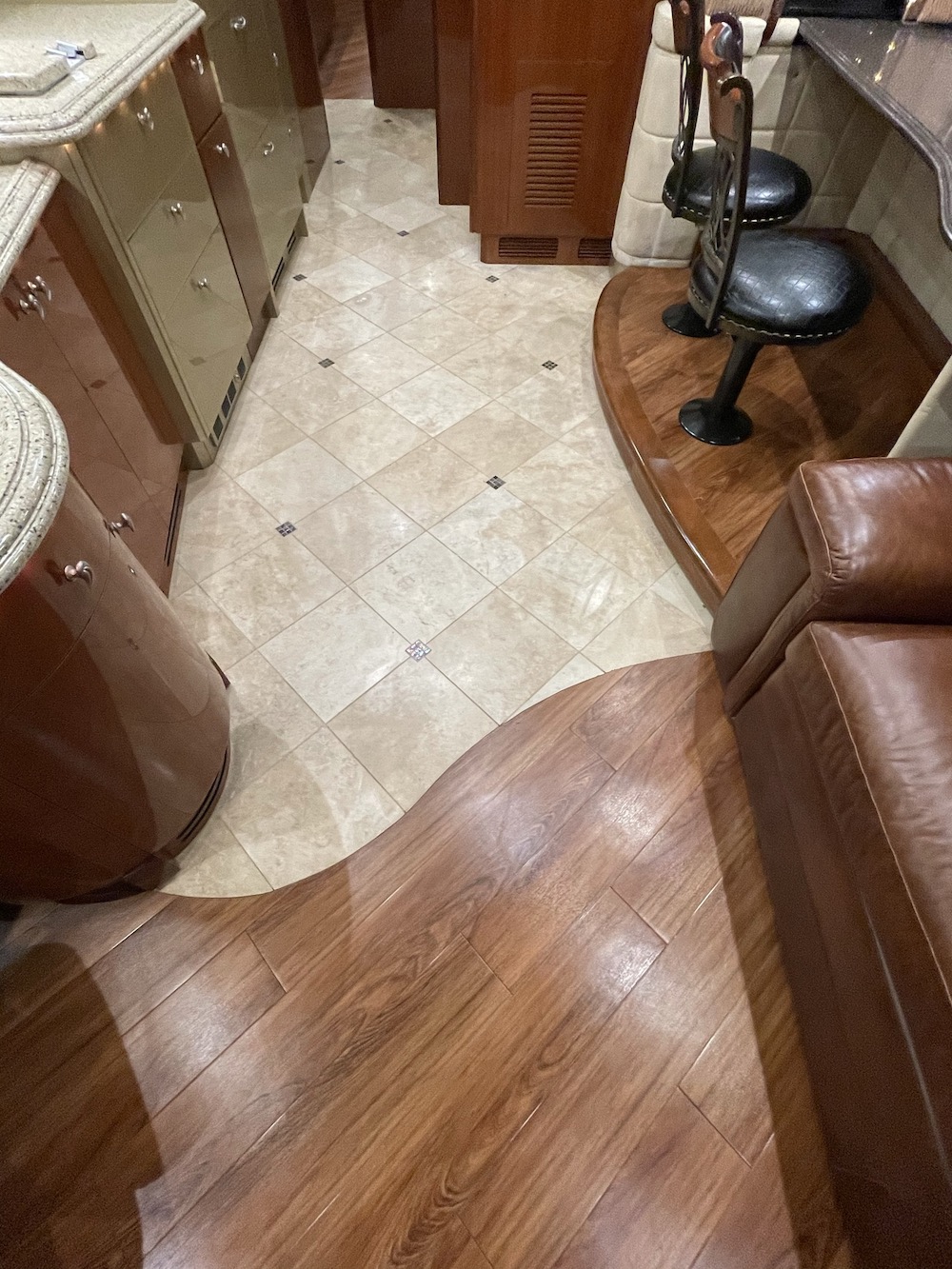 2005 Prevost Liberty XLII For Sale