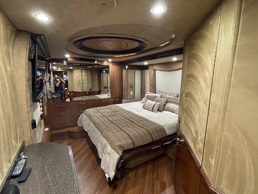 2005 Prevost Liberty XLII For Sale