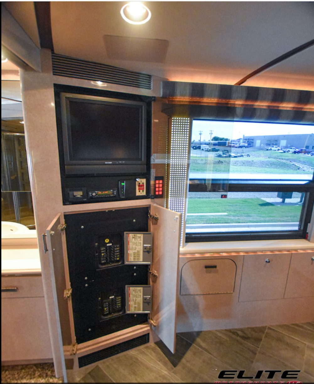 2005 Prevost Marathon H3-45 For Sale