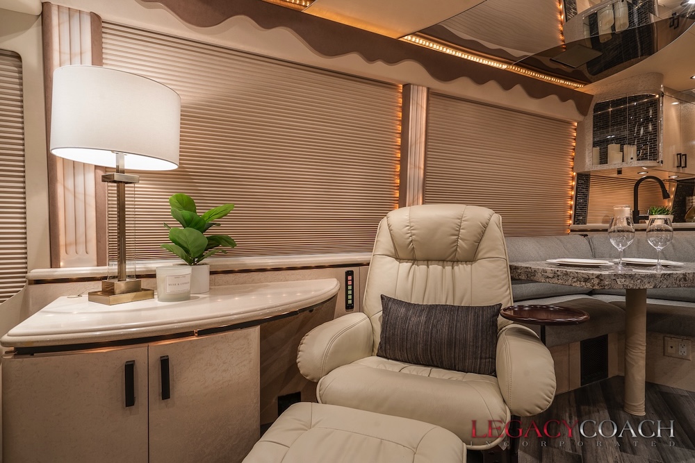 2005 Prevost Marathon H3-45 For Sale
