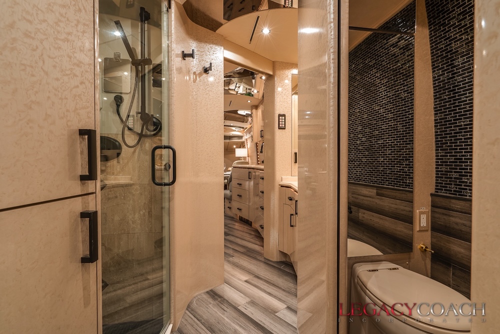 2005 Prevost Marathon H3-45 For Sale