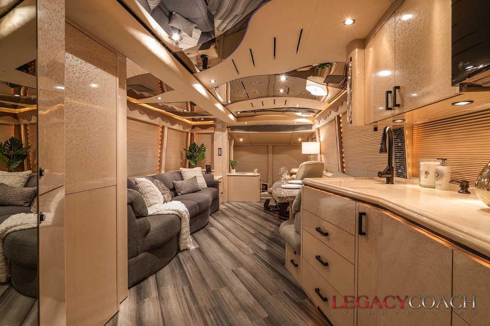 2005 Prevost Marathon H3-45 For Sale