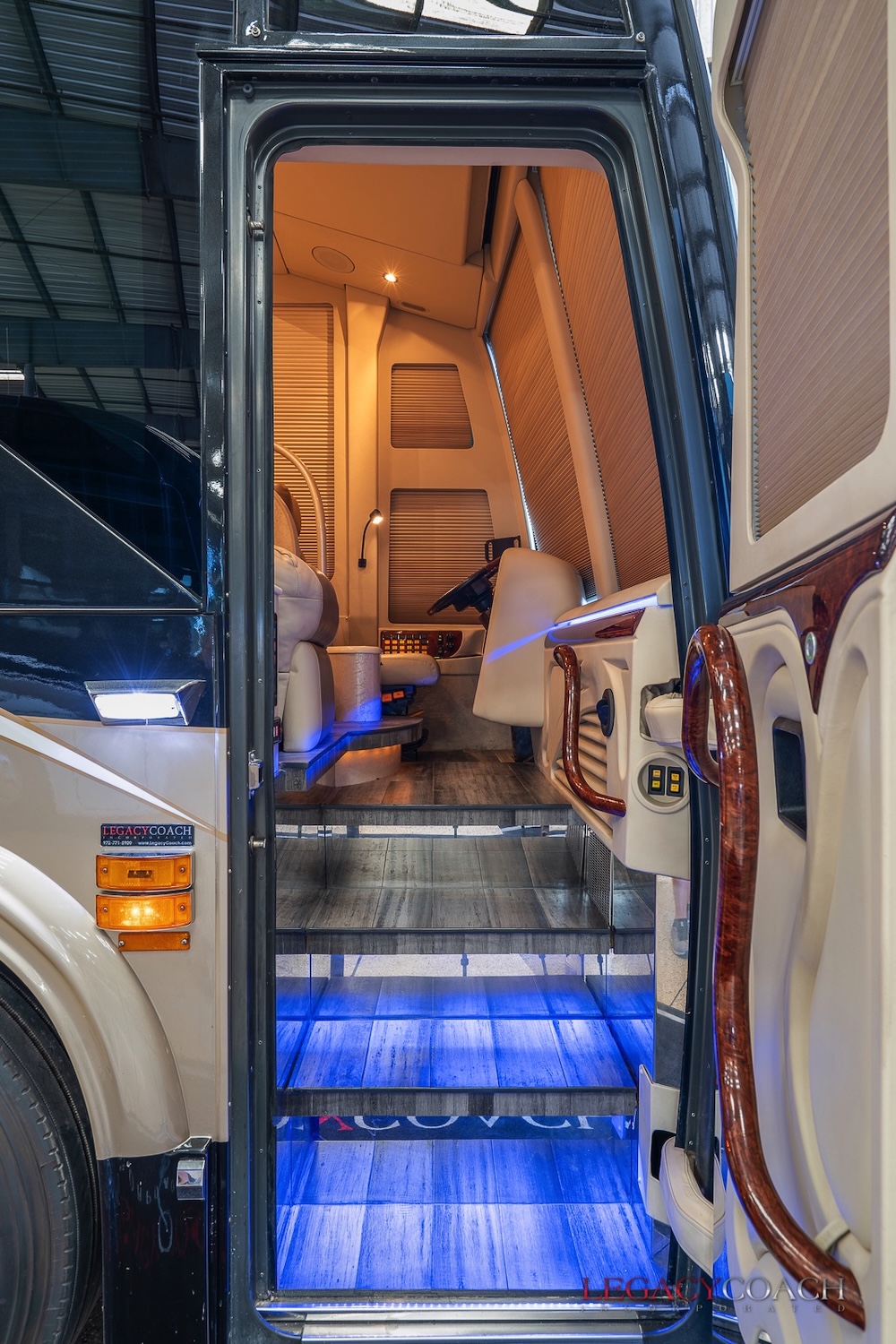 2005 Prevost Marathon H3-45 For Sale