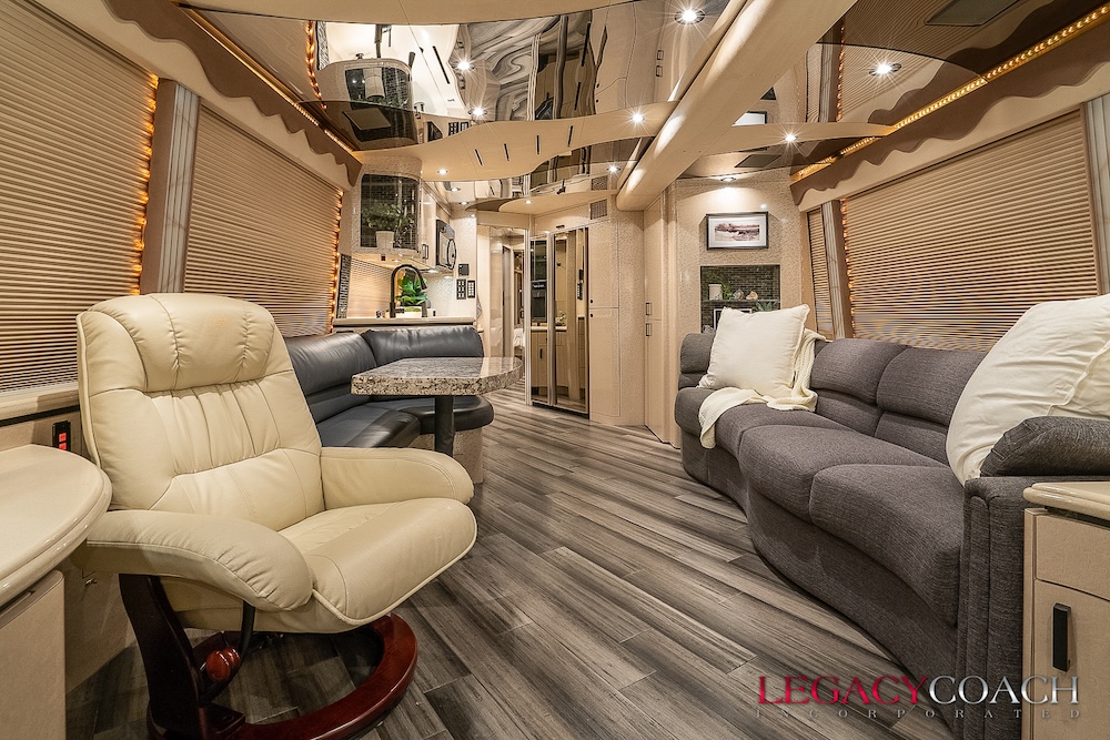 2005 Prevost Marathon H3-45 For Sale